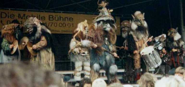 Guggenmusik2 beim Aufmarsch