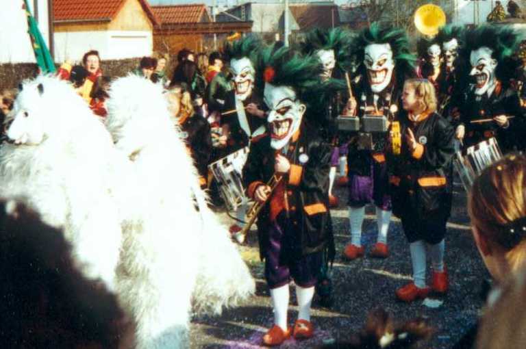 Eisbären mit Guggenclique